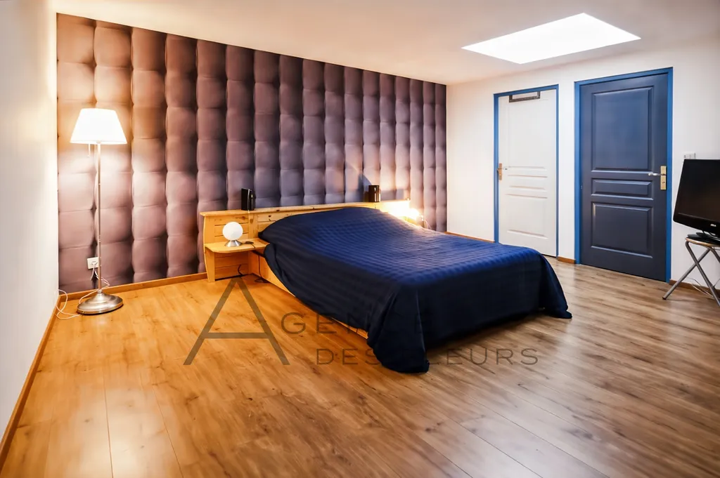 A vendre, Loft contemporain situé en centre ville d'Elbeuf de 198 m²