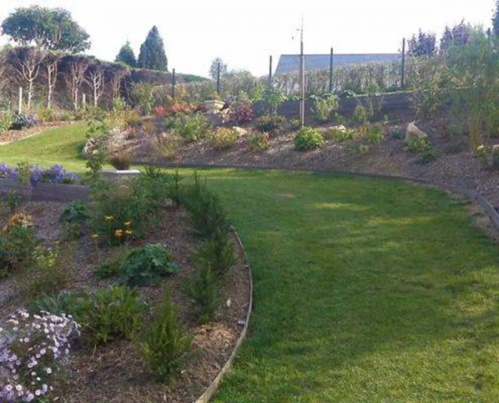 Création de plantations à Pont Audemer dans l'Eure