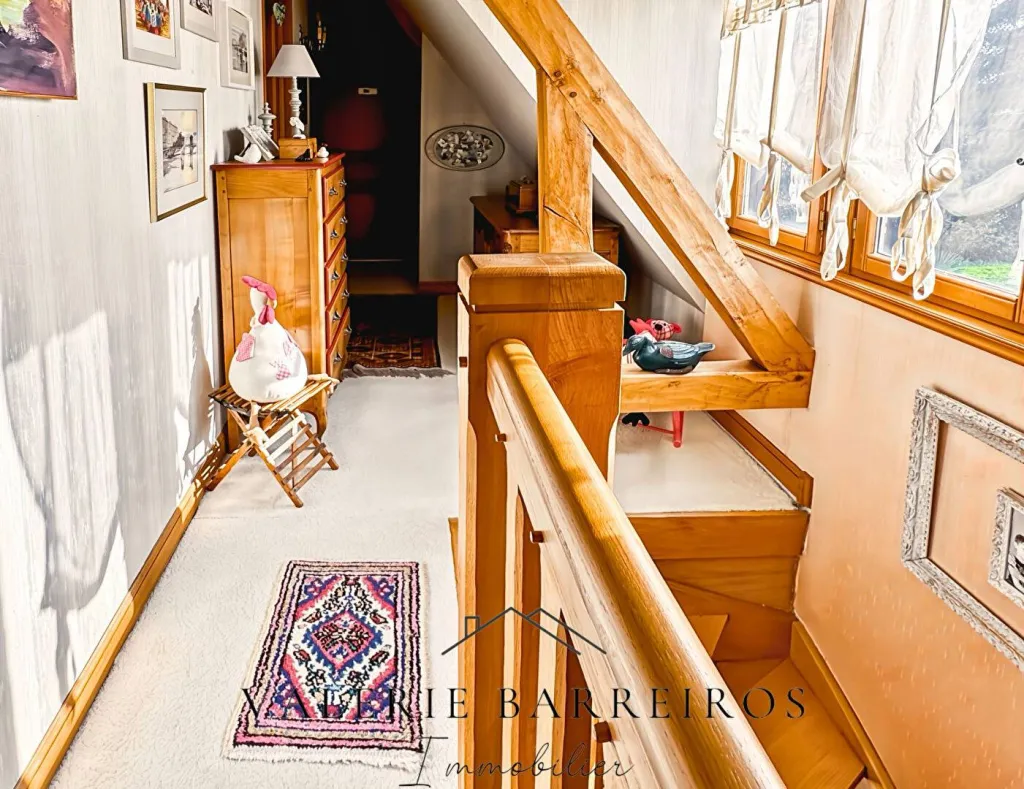 Maison de 207m2 édifié sur un terrain de 4363m2 situé dans la commune de La Londe