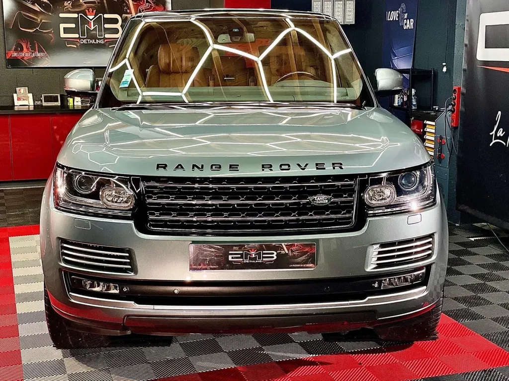 Protection rénovation carrosserie traitement céramique Range Rover autobiography