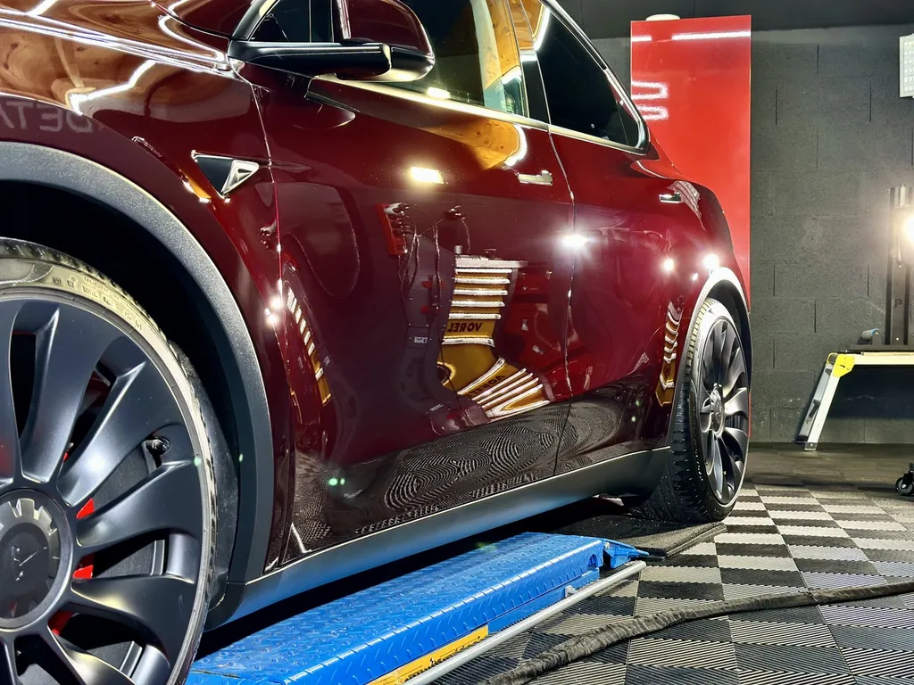 detailing auto Lyon traitement céramique protection PPF face avant contre les rayures Tesla model Y Lyon 