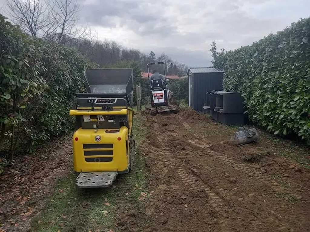 Artisan terrassier et VRD pour maison à Bourg-en-Bresse: Durao TP entreprise de maçonnerie et TP dans l'Ain