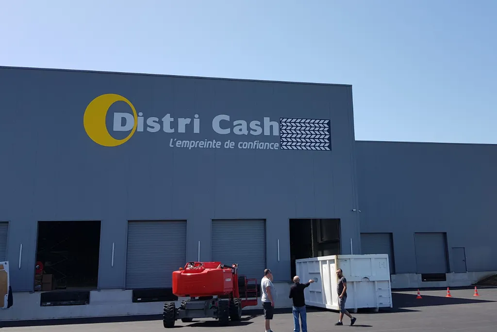 Lettres découpées magasin aubagne