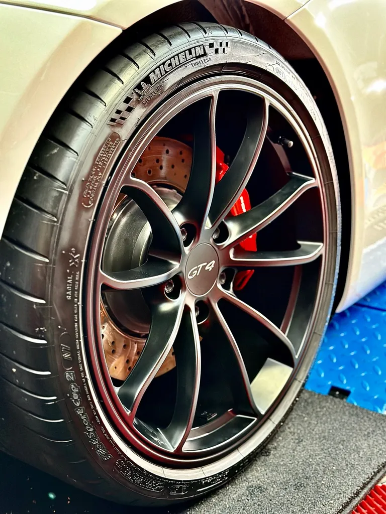 la meilleure protection carrosserie PPF voiture protection carrosserie Lyon Porsche GT4