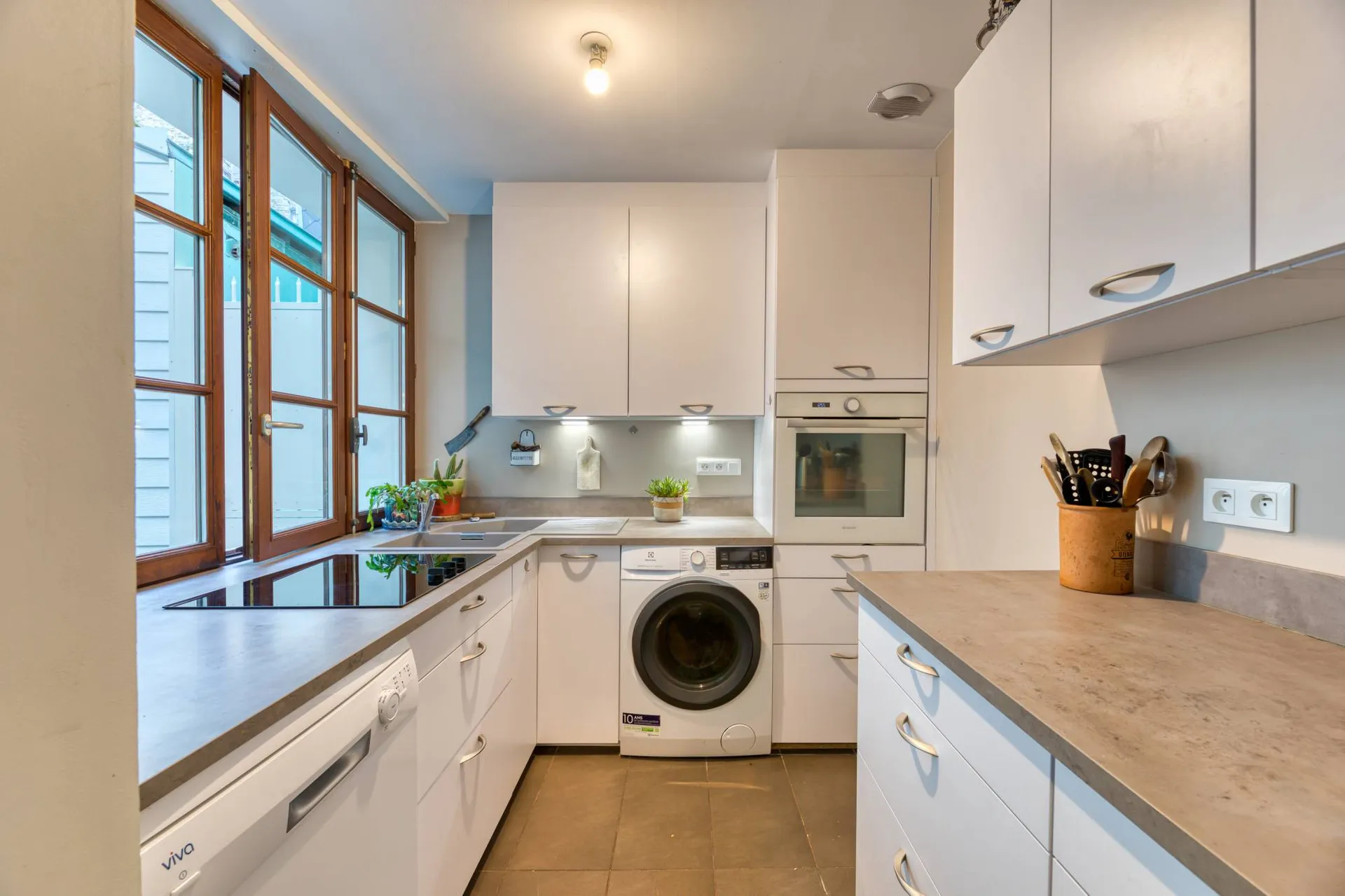 À vendre charmante maison dieppoise du XVIIe siècle, 140m² de modernité dans l'hyper centre, avec une cour privative baignée de soleil