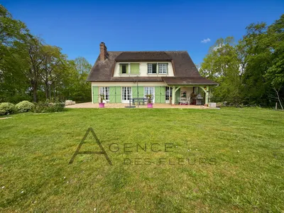 A vendre, propriété de charme de 202 m² édifiée sur un terrain de 3952 m² sur la commune de FRENEUSE 76410