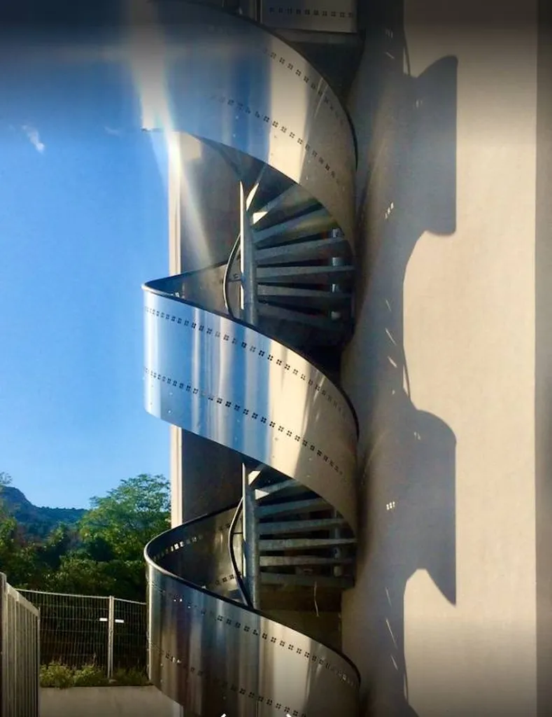 Escalier hélicoïdal galvanisé TotemAlu à Marseille
