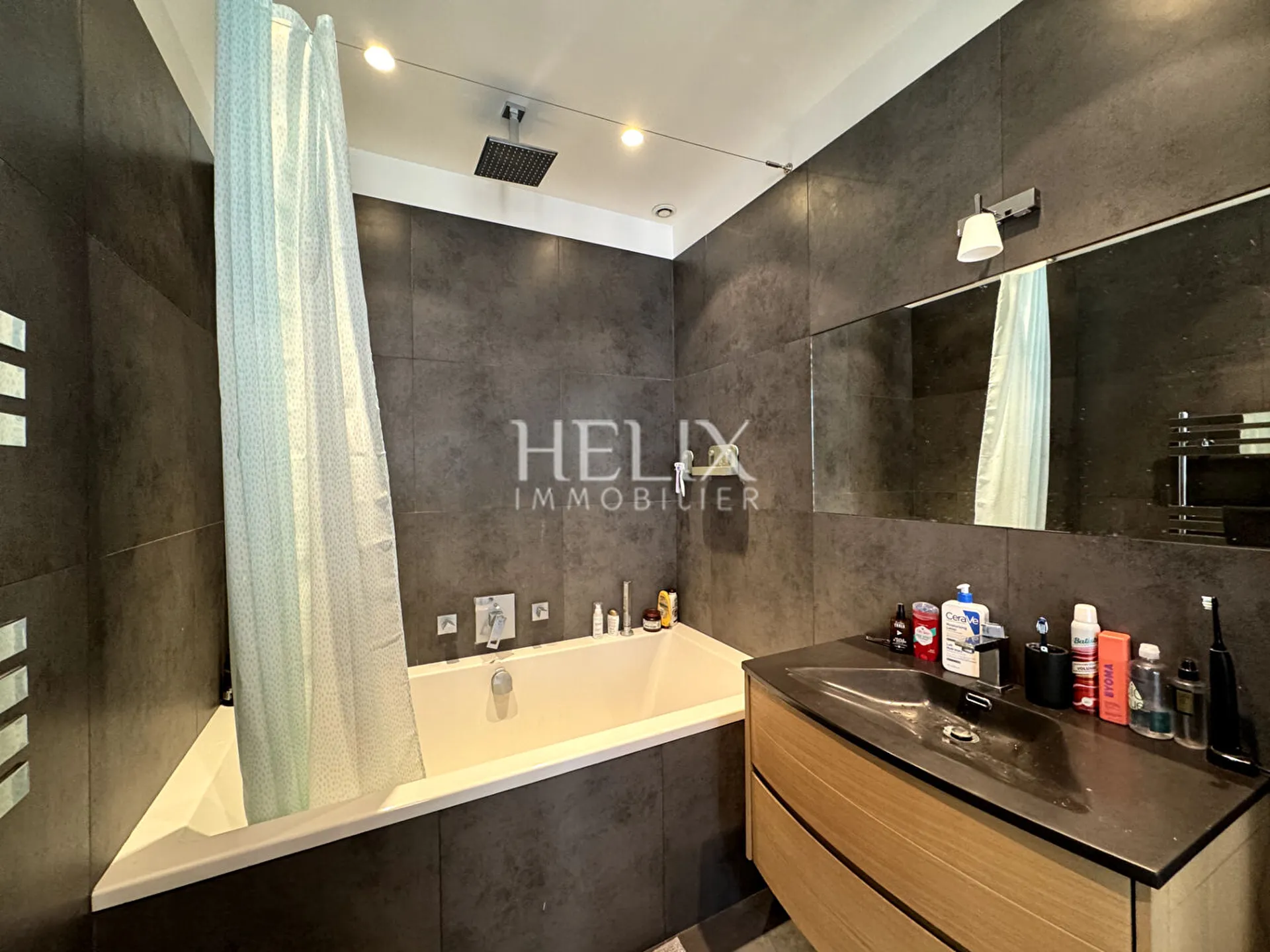 A louer très bel appartement 3 pièces en duplex à Saint Germain En Laye à 2 mn du RER A