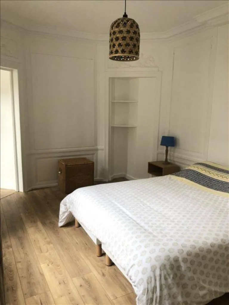 Situé au 2ème étage
