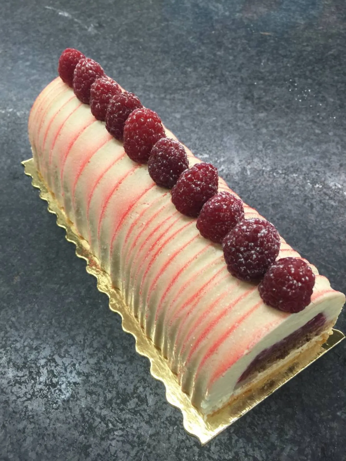 buche litchi/framboise,villefranche sur saone