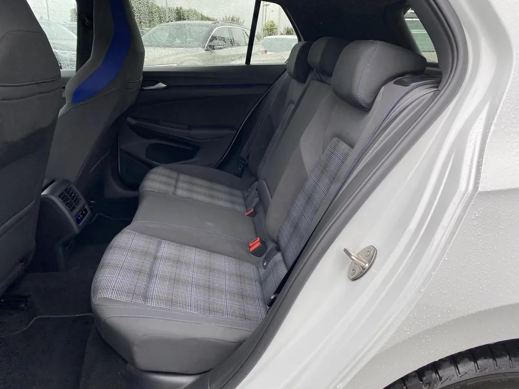 Volkswagen Golf GTE d'occasion à vendre près du Havre : Hybride Rechargeable performante disponible chez votre concessionnaire normand