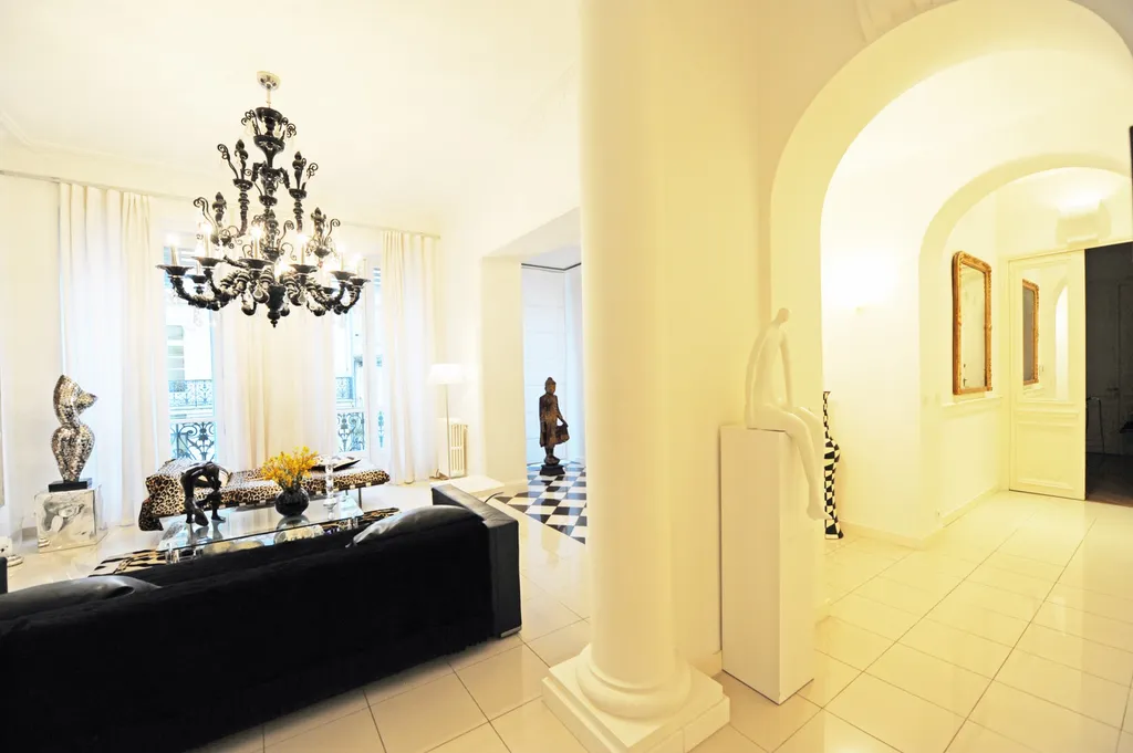 A vendre, AVIGNON INTRA-MUROS, appartement design dans Immeuble Haussmannien   