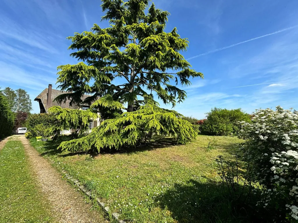 A vendre belle propriété de 130 m² édifiée sur un terrain de 3500 m² sur la commune de FRENEUSE 76410
