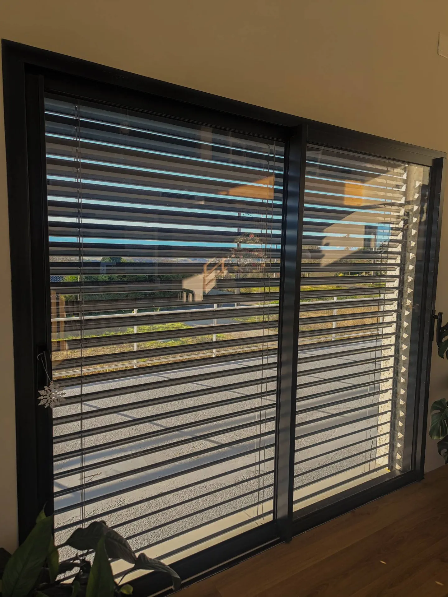 Installation d'un BSO en aluminium gris anthracite sur Albi