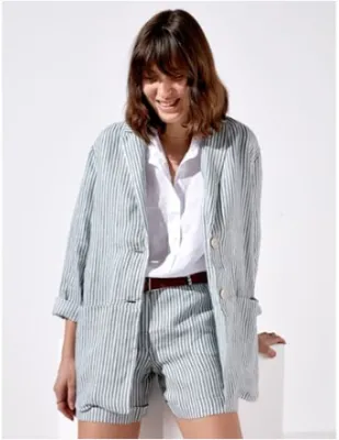 Rosso 35 une maison Italienne faite pour les  femmes sures de leur féminité, un univers délicat et intemporel.