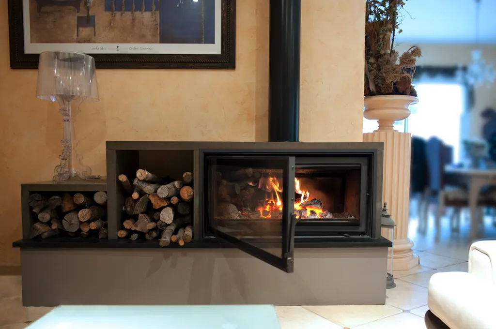 Cheminée poêle sur mesure avec foyer fermé à soufflerie sur Bruges