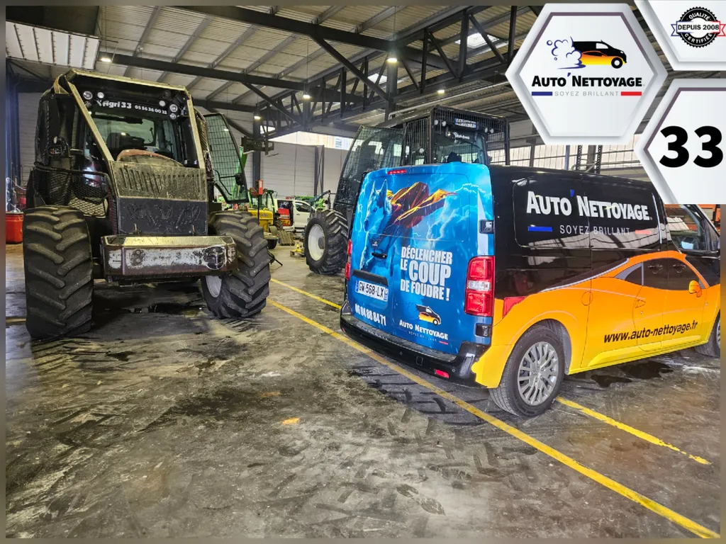 Auto'Nettoyage, le spécialiste reconnu en Gironde, propose un service de nettoyage de tracteur et de matériel agricole totalement irréprochable.