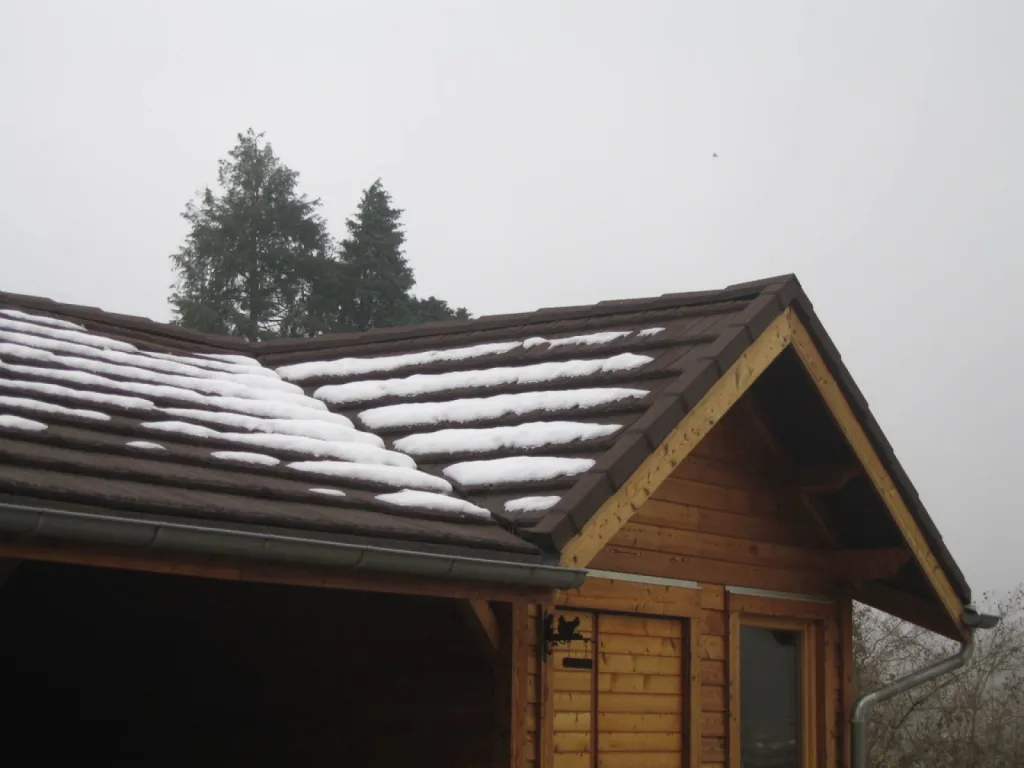 Tuiles GERARD CORONA sur garage