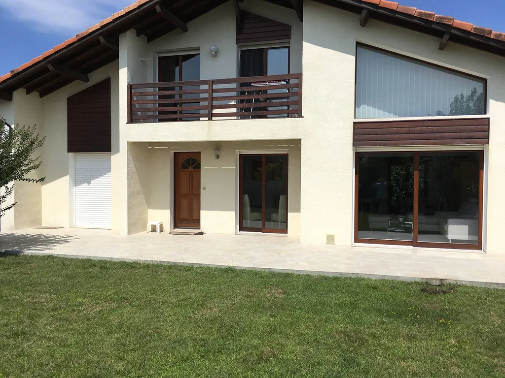 Bardage en fibres-ciment d'une maison traditionnelle sur Sanguinet