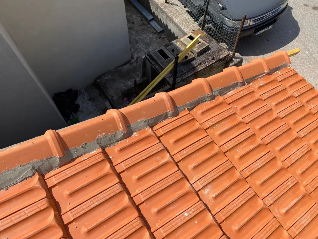 Changement d’une toiture tuiles plates de Marseille sur Gréasque près de Aix en Provence