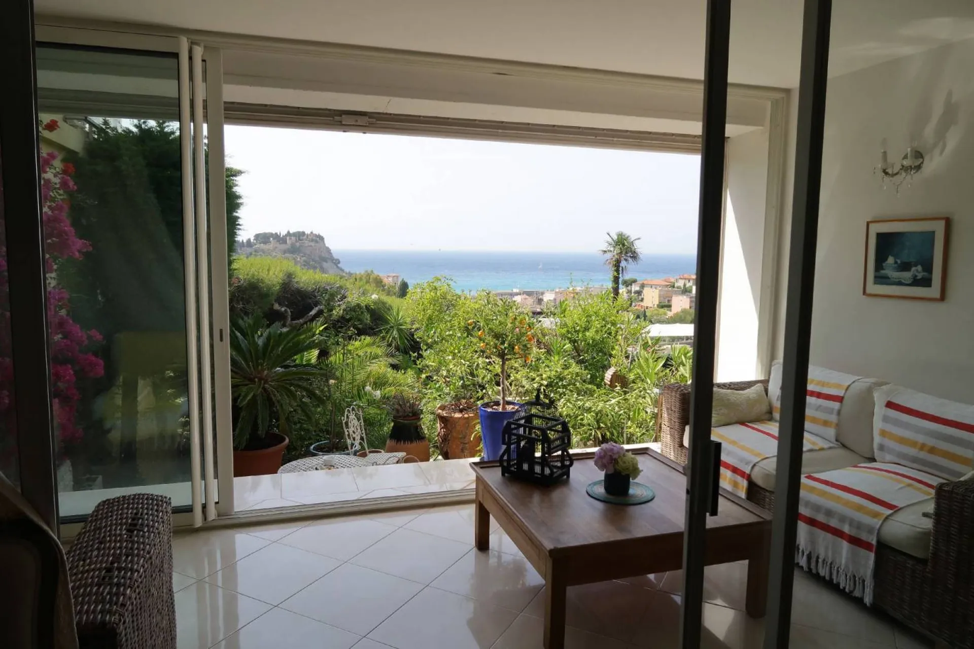 Maison mitoyenne T4 Cassis à proximité immédiate du port avec terrasse vue mer et parking 