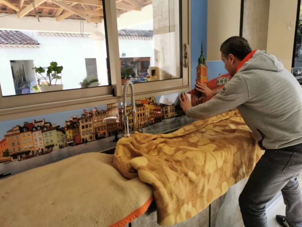 credence de cuisine en verre décoratif sur LAMBESC et BERRE