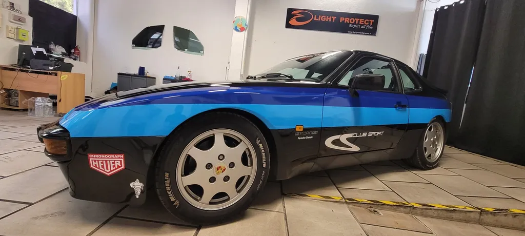 Pose kit deco sur mesure voiture de sport prestige dans les Alpes Maritimes et le Var