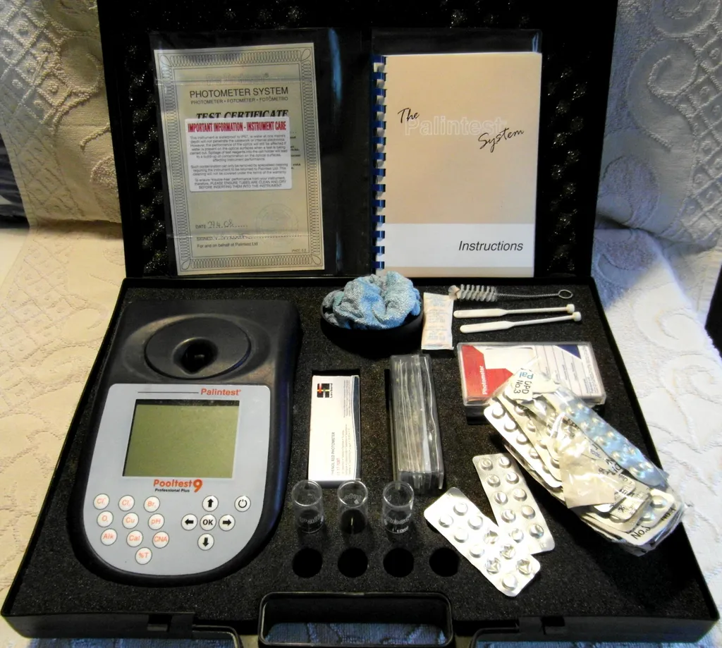 Trousse professionnelle d'analyse d'eau de piscine utilisée par Aquarev'Piscines à Vinon sur Verdon 83560
