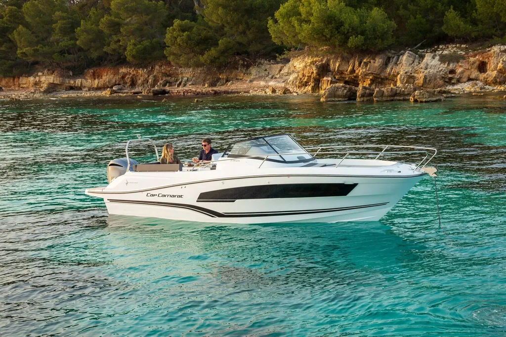Jeanneau Cap Camarat 7.5 WA S3 disponible à la vente chez Toni Marine près de Hyères