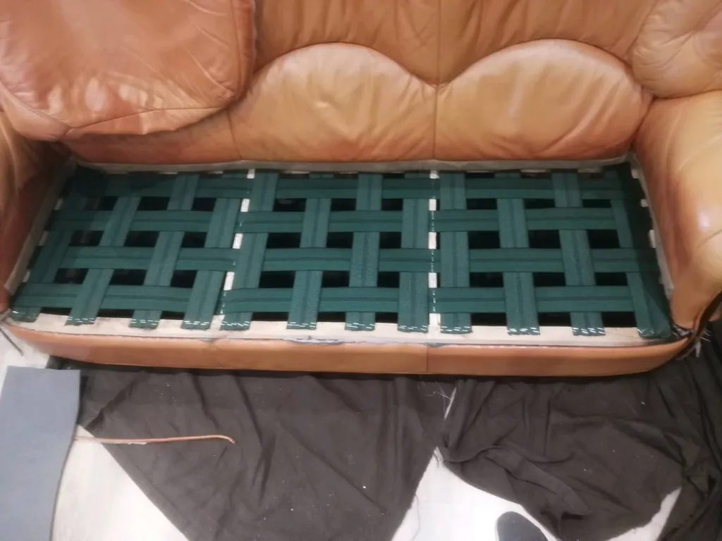 rénover l'assise d'un canapé en cuir proche de Libourne.