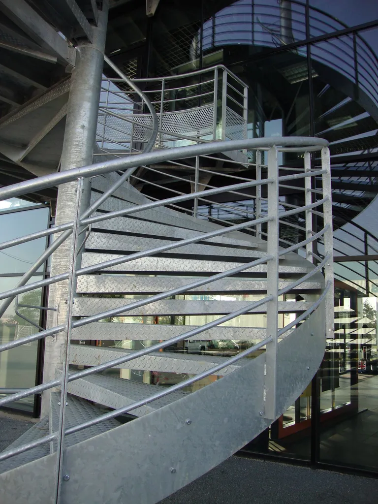 étude de construction d'un escalier métallique en colimaçon à Libourne