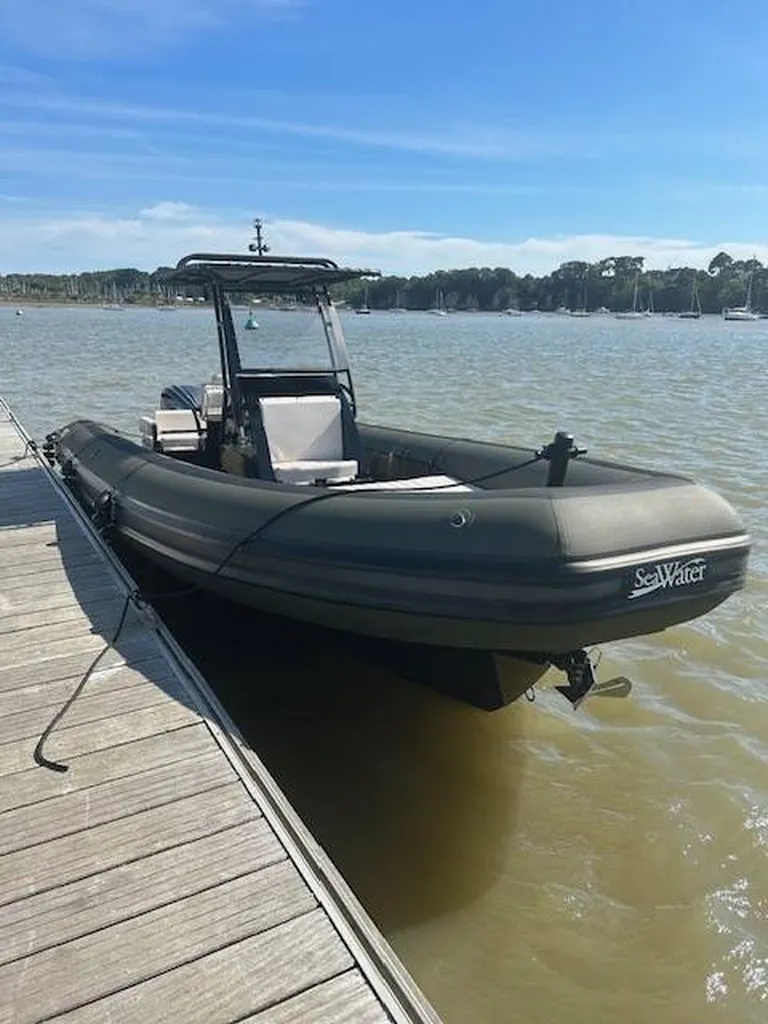 Semi rigide Sea Water d'occasion à vendre motorisé avec un 250 CV YAMAHA