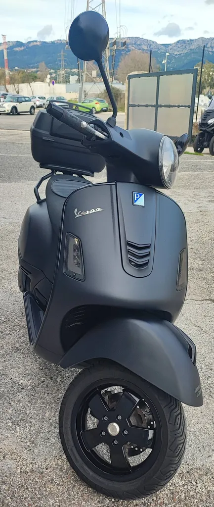 VESPA GTS 300 SUPER DU 10/2018 AVEC 28500KM.