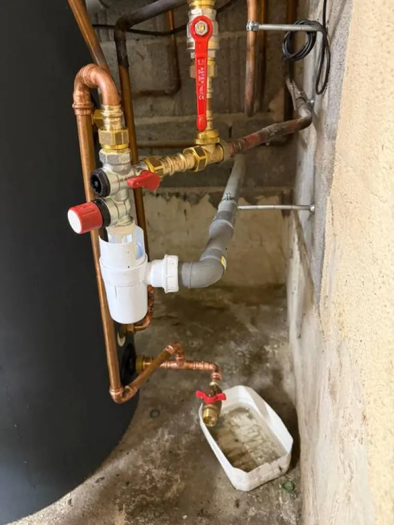 Remplacement à Simiane Collongue d'un chauffe eau solaire dès 2 990€ 