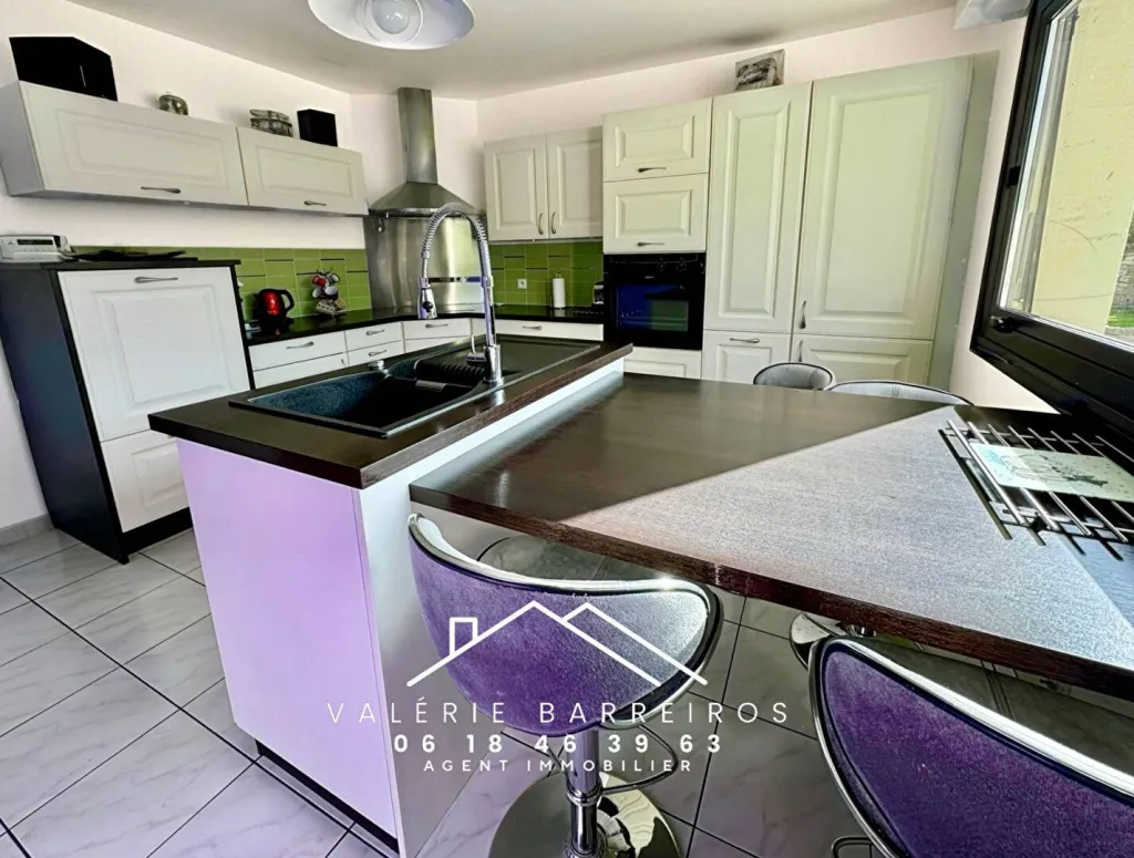 A vendre maison de 132 m² édifiée sur 666 m² de terrain sur la commune de CAUDEBEC LES ELBEUF 76320