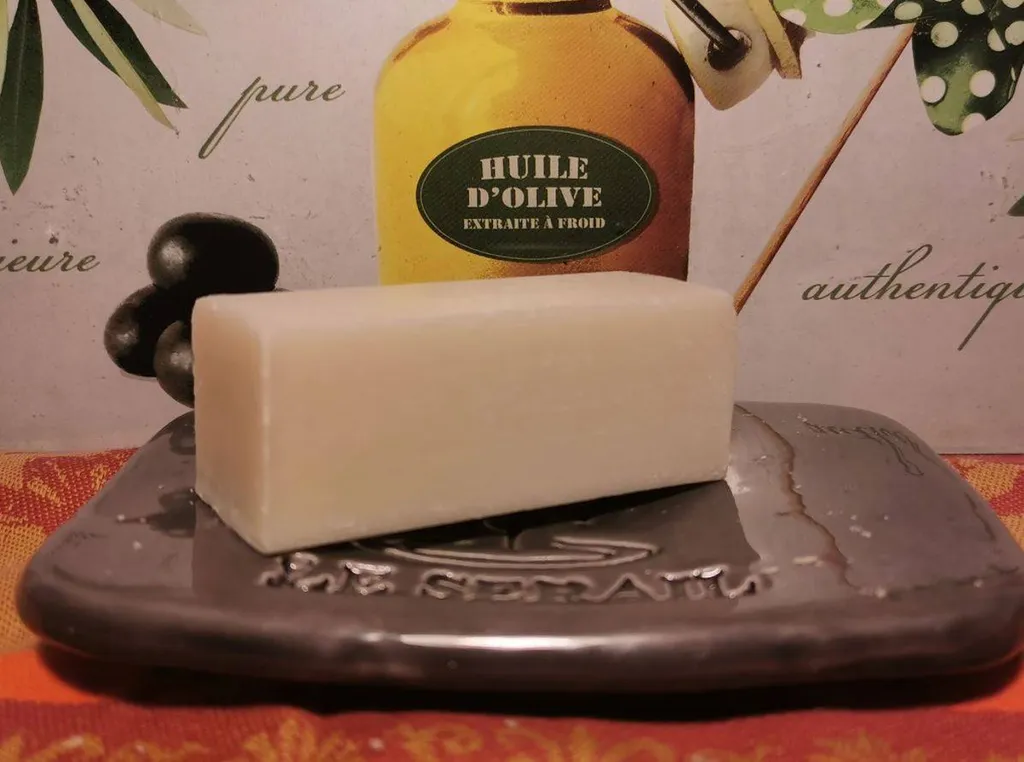 savon de Marseille détachant fabrqiue dans une authentique savonnerie à Marseille