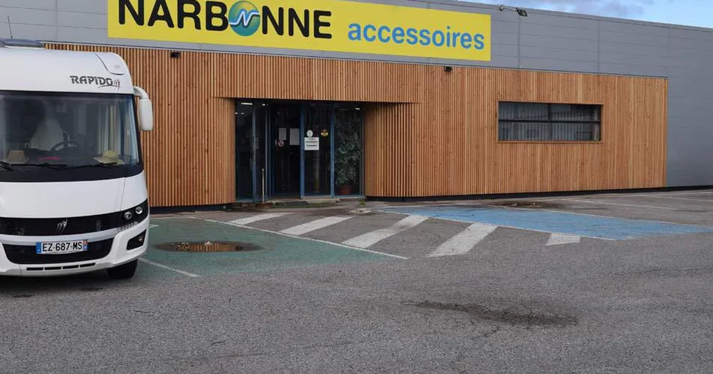 Magasin Narbonne Accessoires : spécialiste national des équipements camping‑car, offrant accessoires, installations et solutions techniques pour améliorer autonomie, confort et sécurité des véhicules de loisirs.