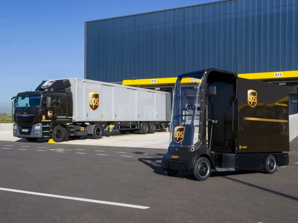 reportage événementiel inauguration du nouveau Hub UPS Lyon Saint Exupéry quai de chargement 