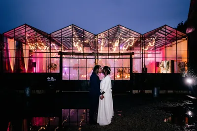 Votre agence d'organisation de mariage dans une orangerie pour une célébration festive et colorée dans un domaine en Normandie