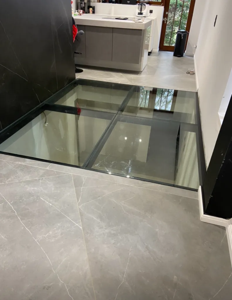 Fabricant et installateur de plancher en verre à Toulouse