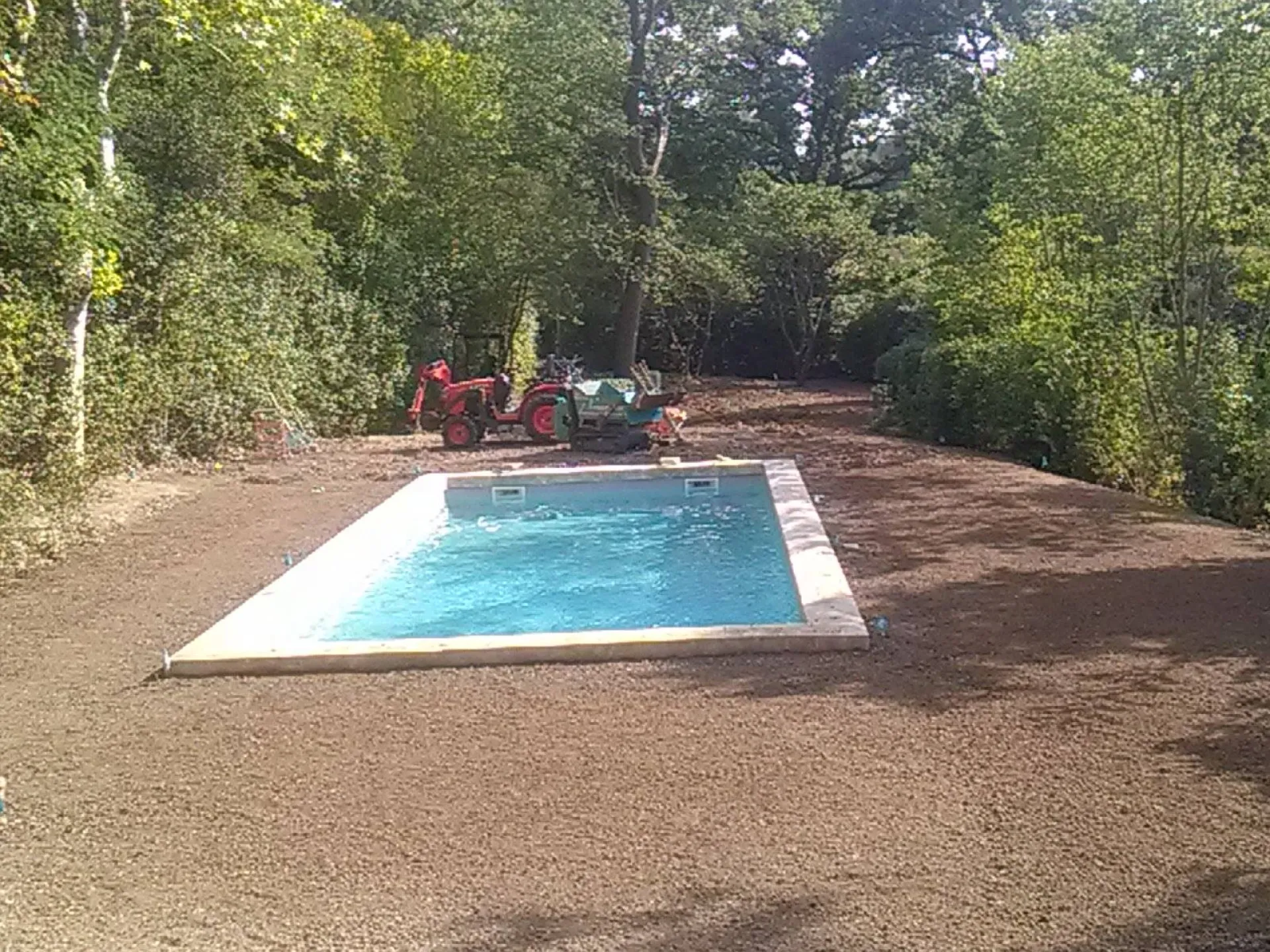 paysagiste pour amenagement de terrain avec micro tracteur a aix en provence