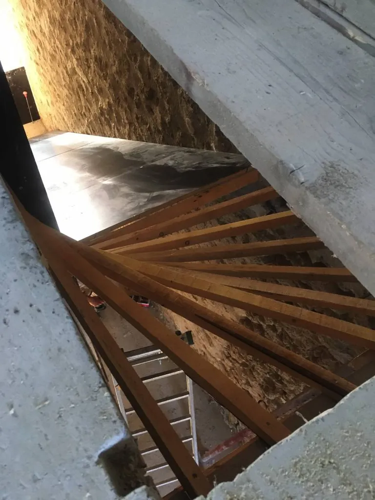 Réalisation d'un escalier en béton dans une maison de ville à Salon de Provence