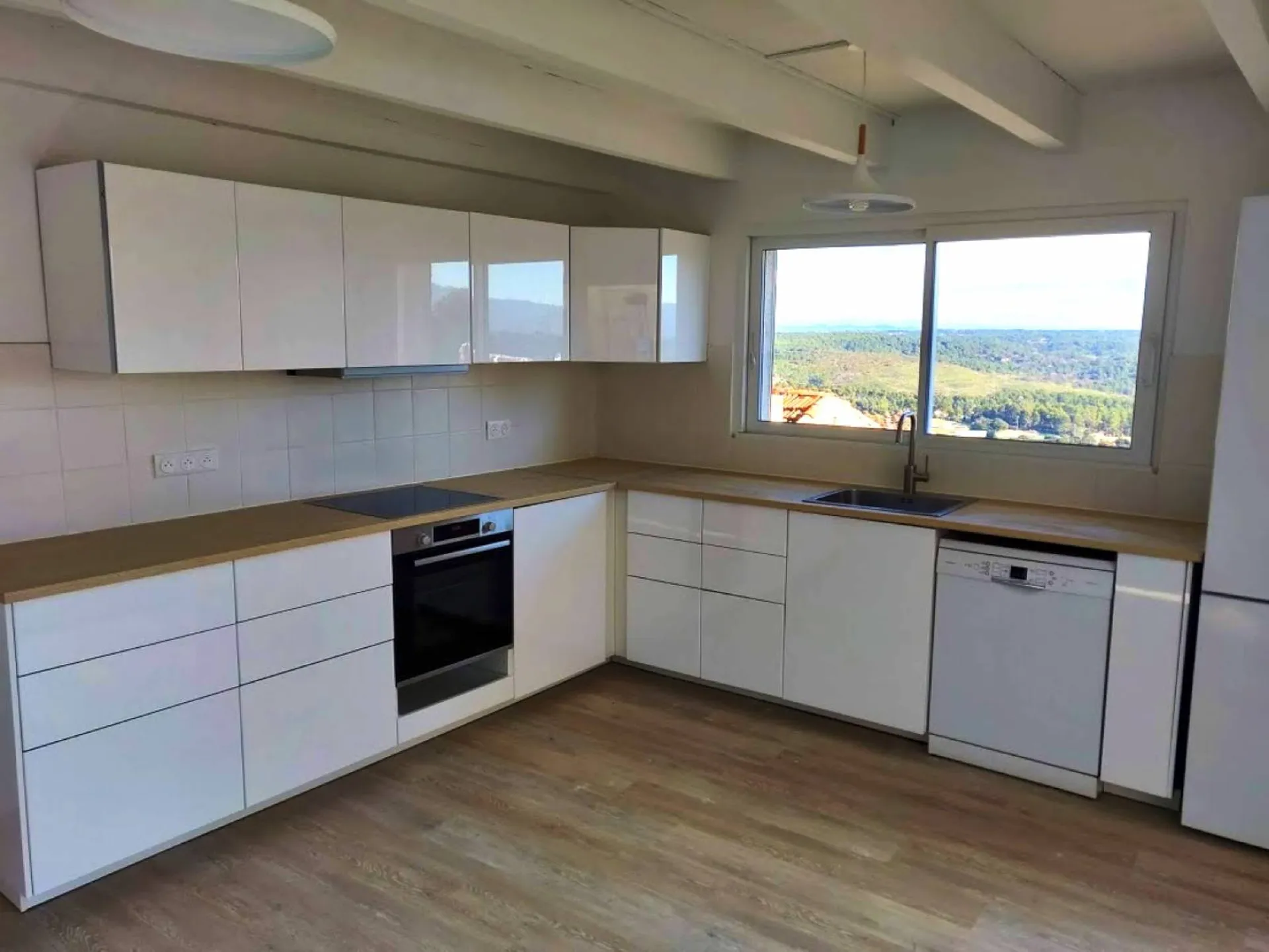 Travaux de rénovation avec architecte d'intérieur et agencement de maison sur Aubagne, proche de la Penne-sur-Huveaune