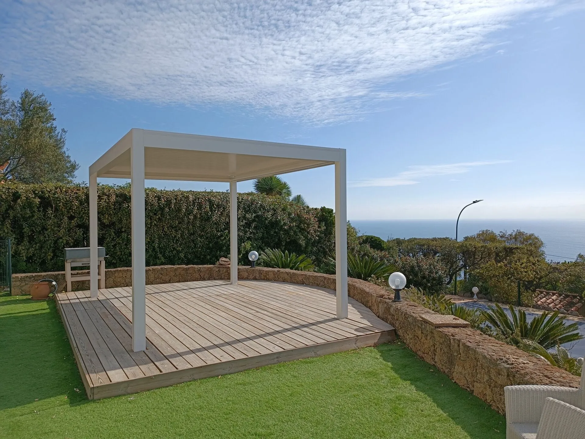 Installation d'une pergola bioclimatique 