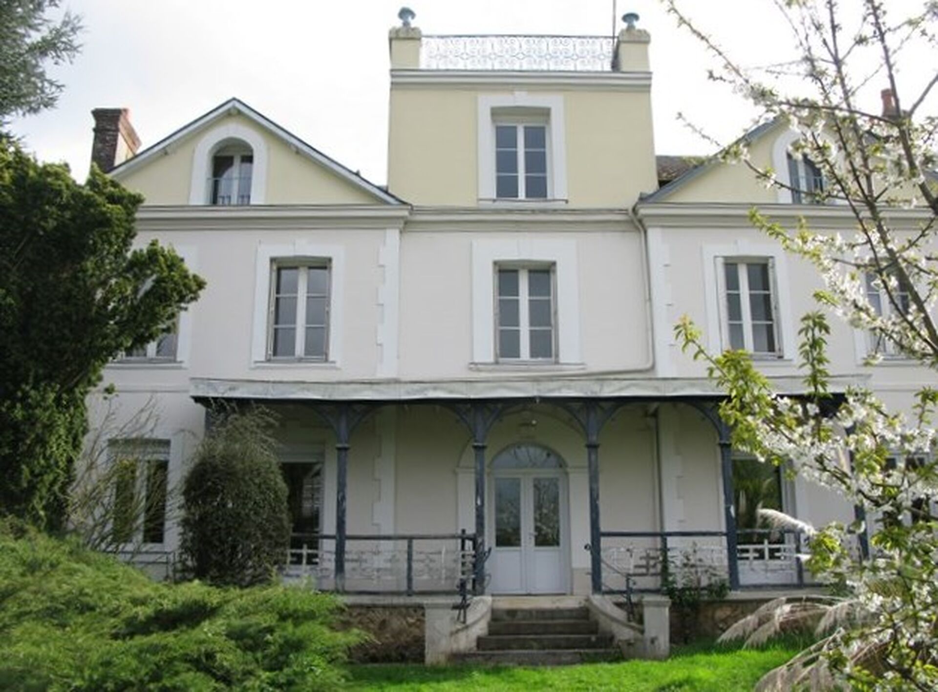MAISON DE VILLE Entre LISIEUX et BERNAY