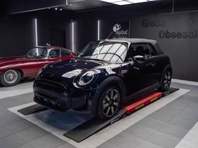 Résultat après pose de film de protection sur Mini Cooper urbaine à Lorient.
