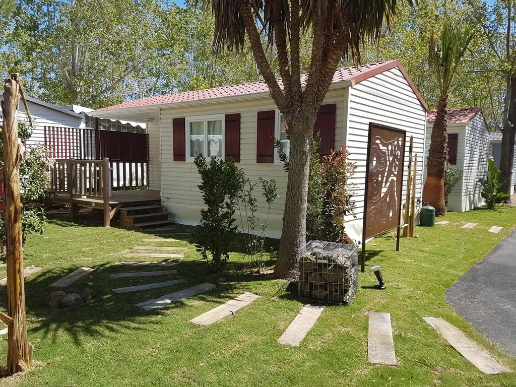 location 6 personnes pas cher a vias