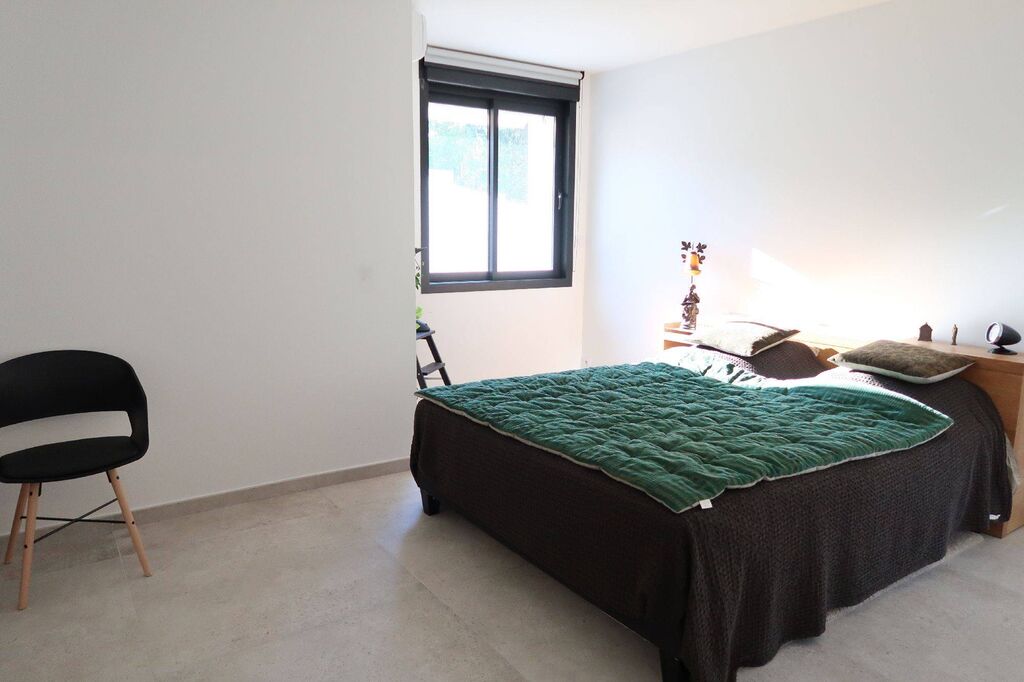 Type 2 avec jardin et parkings Cassis centre