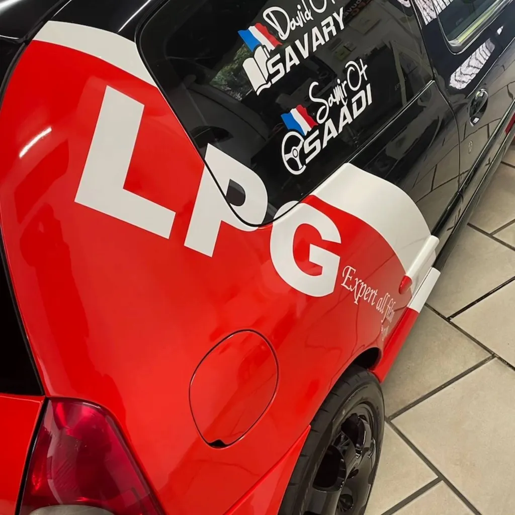 Kit déco rallye / covering 100% personnalisé clio F2000