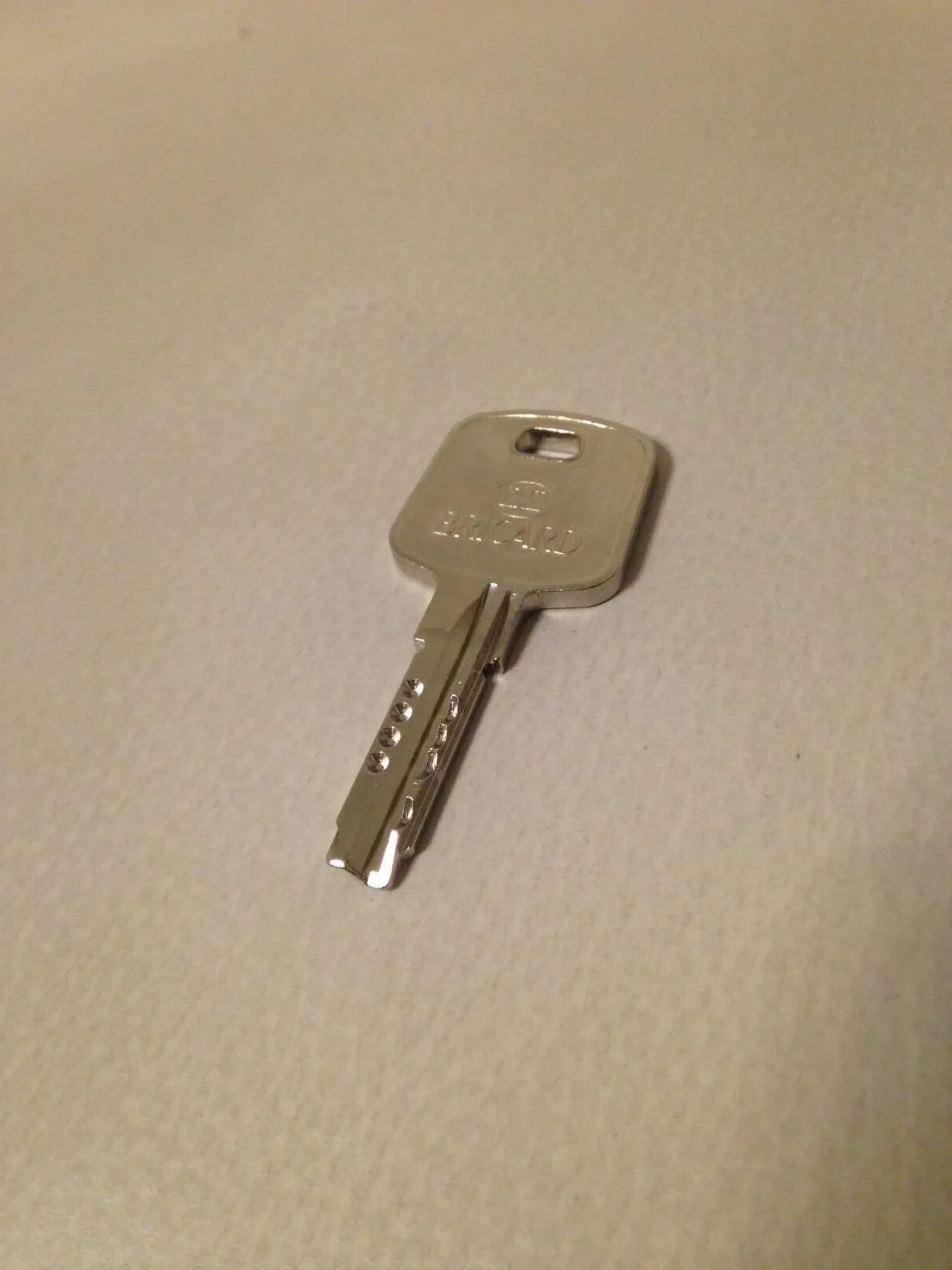 Porte blindée aux Pennes-Mirabeau : sécurité et élégance MO’RENOVE